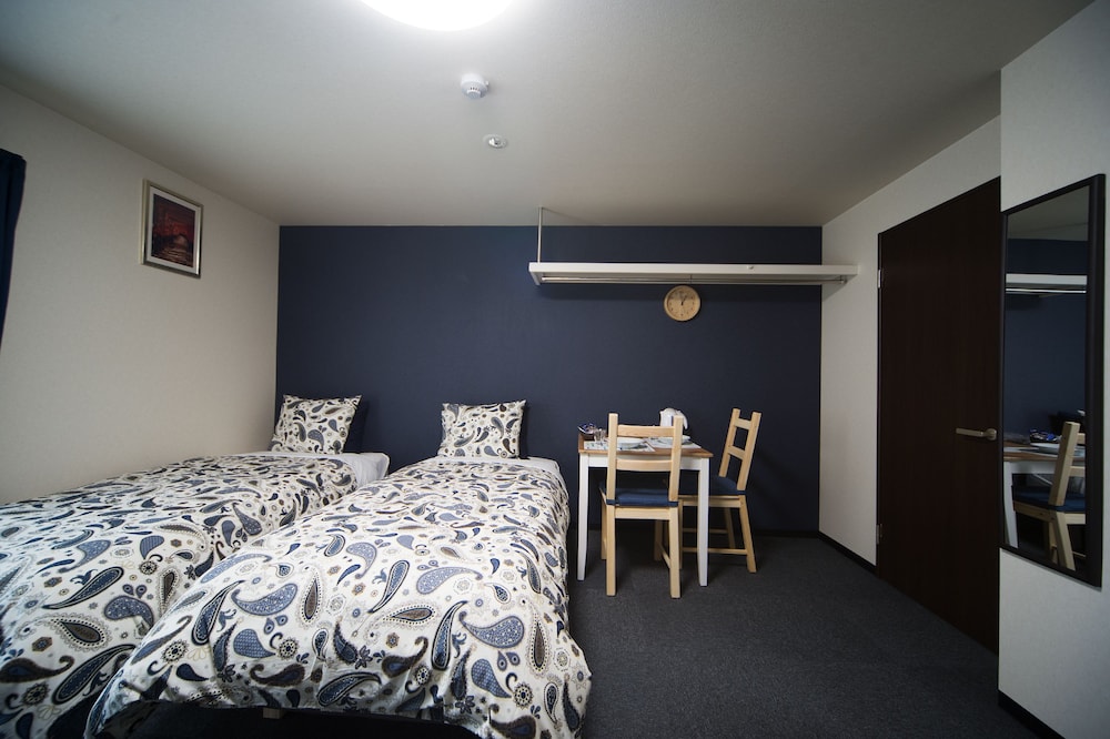 KYOTO YOKO & AKIRA GUESTHOUSE 京都