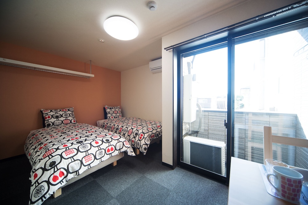 KYOTO YOKO & AKIRA GUESTHOUSE 京都