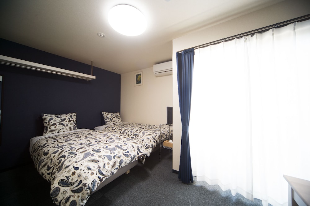 KYOTO YOKO & AKIRA GUESTHOUSE 京都