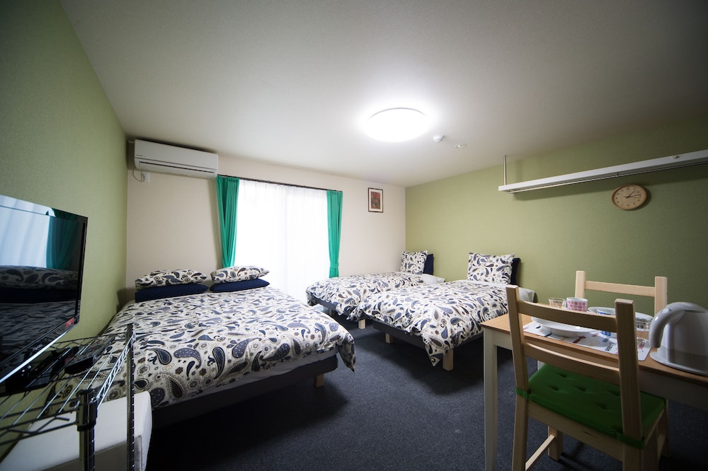 KYOTO YOKO & AKIRA GUESTHOUSE 京都