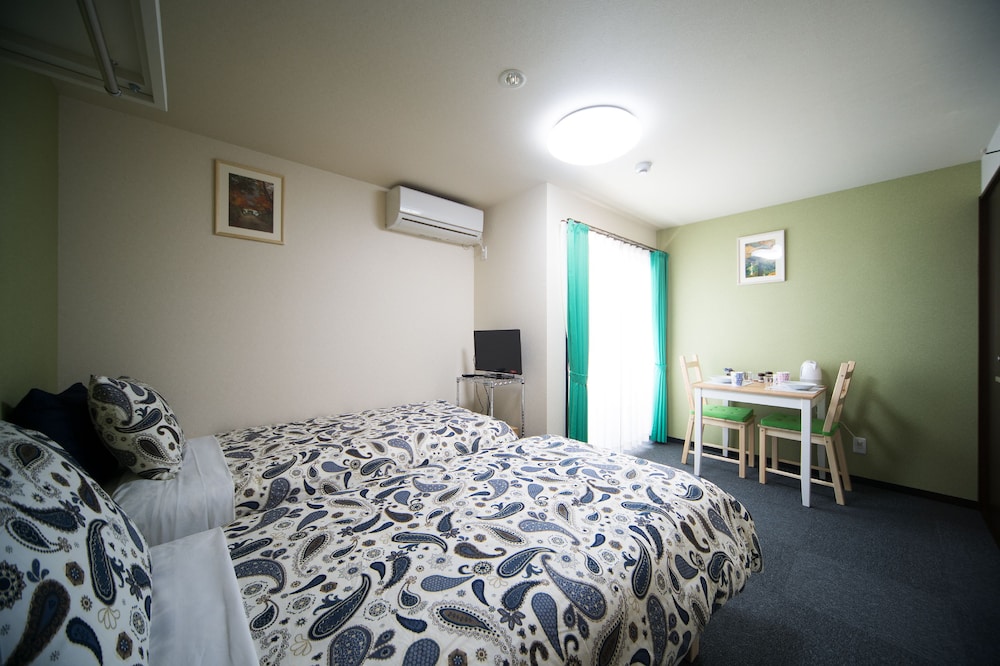 KYOTO YOKO & AKIRA GUESTHOUSE 京都