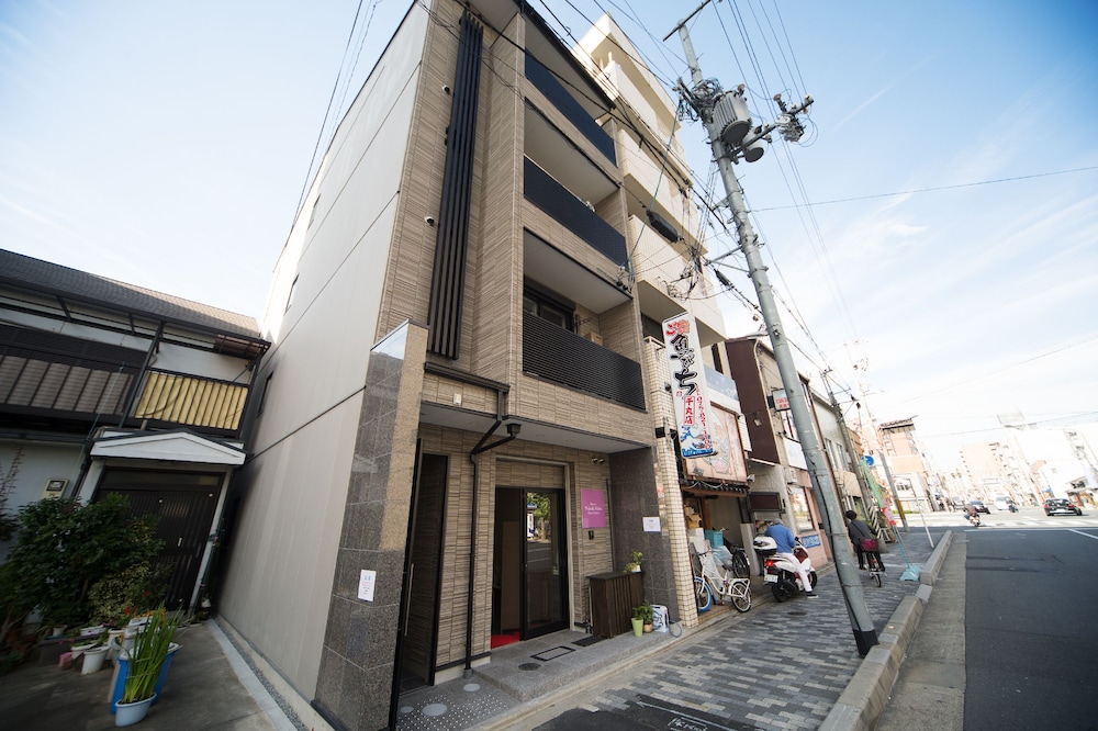 KYOTO YOKO & AKIRA GUESTHOUSE 京都