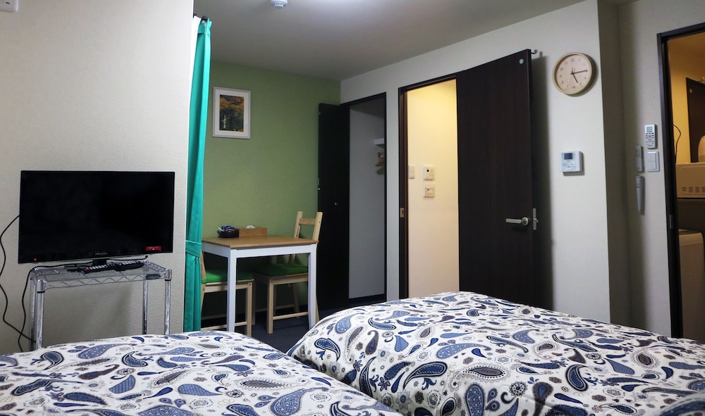 KYOTO YOKO & AKIRA GUESTHOUSE 京都