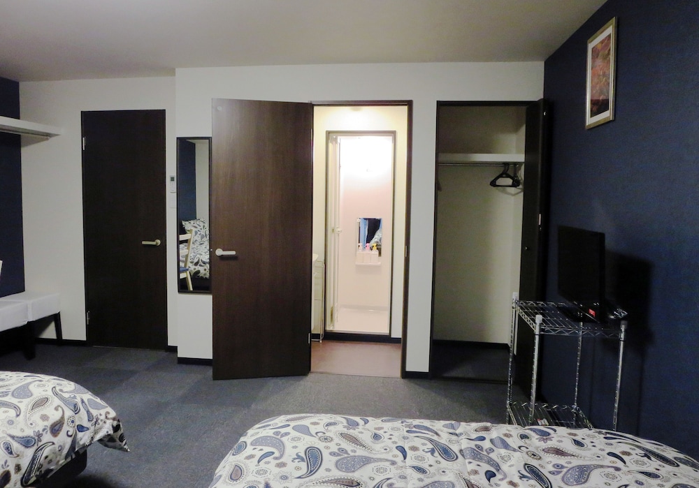 KYOTO YOKO & AKIRA GUESTHOUSE 京都