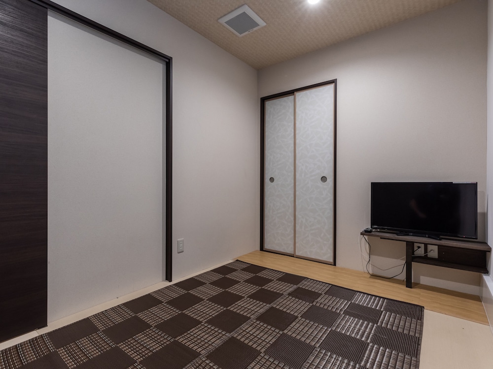 OYO RYOKAN E-STAY KYOTO ROKUJO 京都