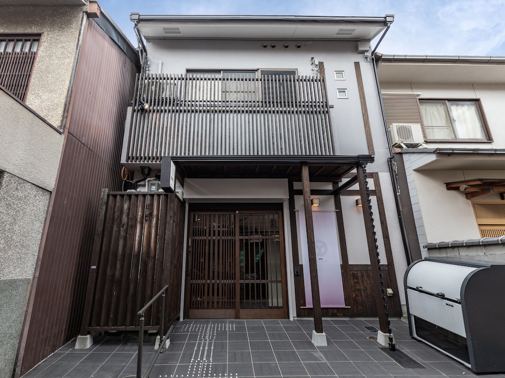 OYO RYOKAN E-STAY KYOTO ROKUJO 京都