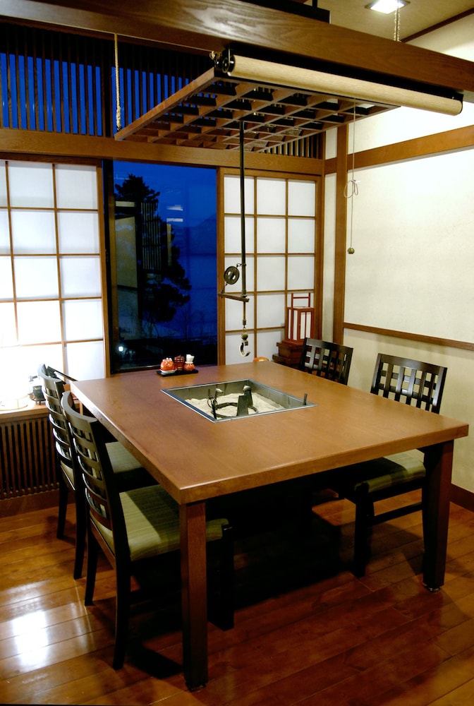 丸駒温泉旅館 札幌