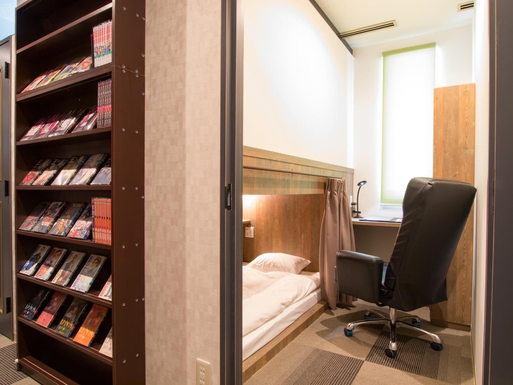 COMICS & CAPSULEHOTEL コミカプ札幌すすきの 札幌