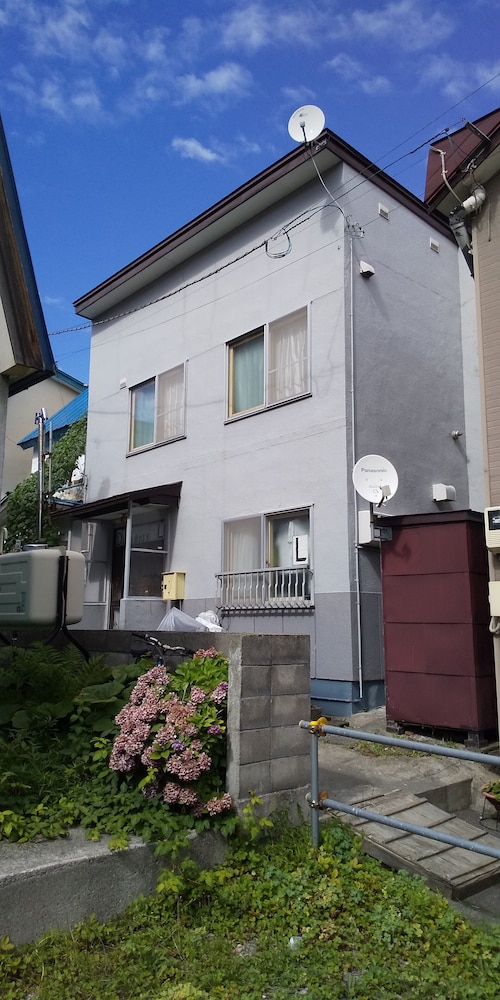 ドミトリー L 札幌