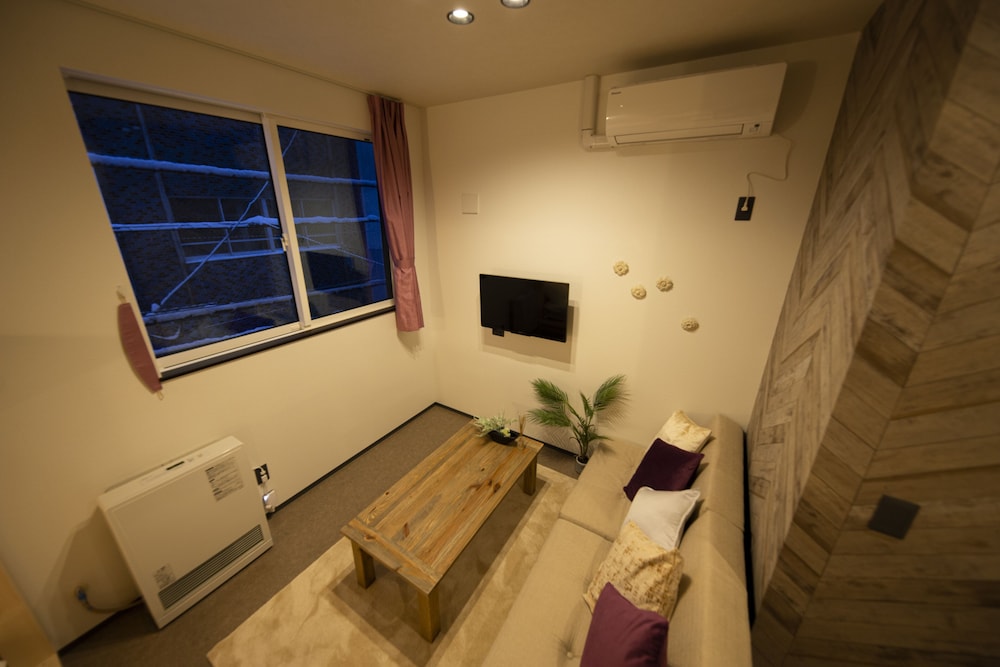 UCHI SUSUKINO WEST BY HOTEL WHEAT 札幌