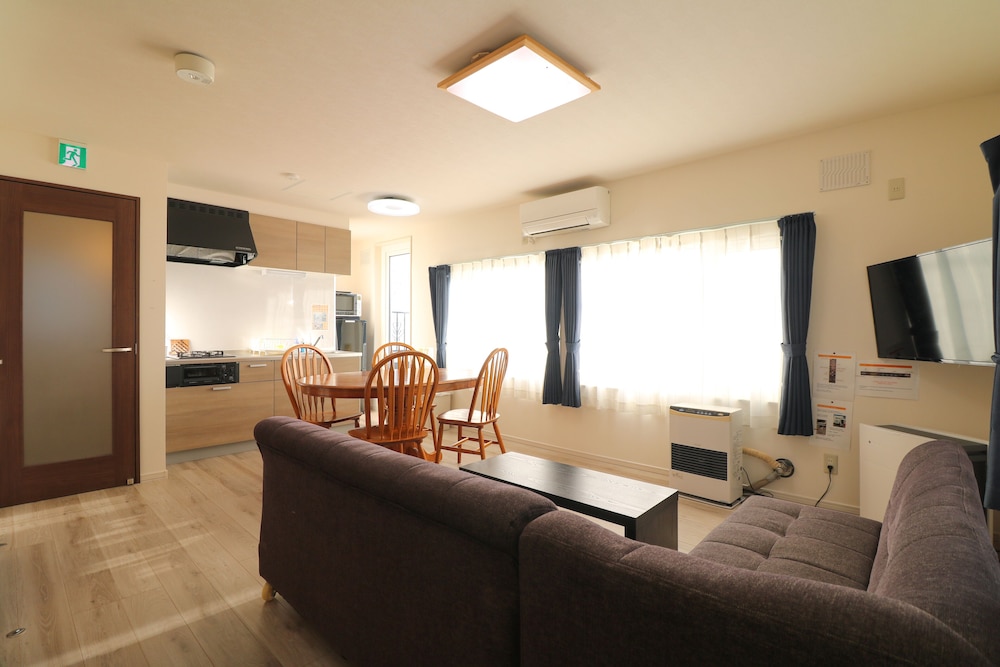 HDO HACHIKEN VILLA 2F 札幌