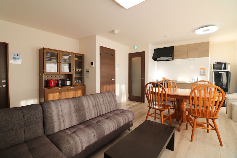 HDO HACHIKEN VILLA 2F 札幌