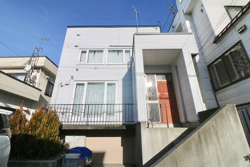 HDO HACHIKEN VILLA 1F 札幌
