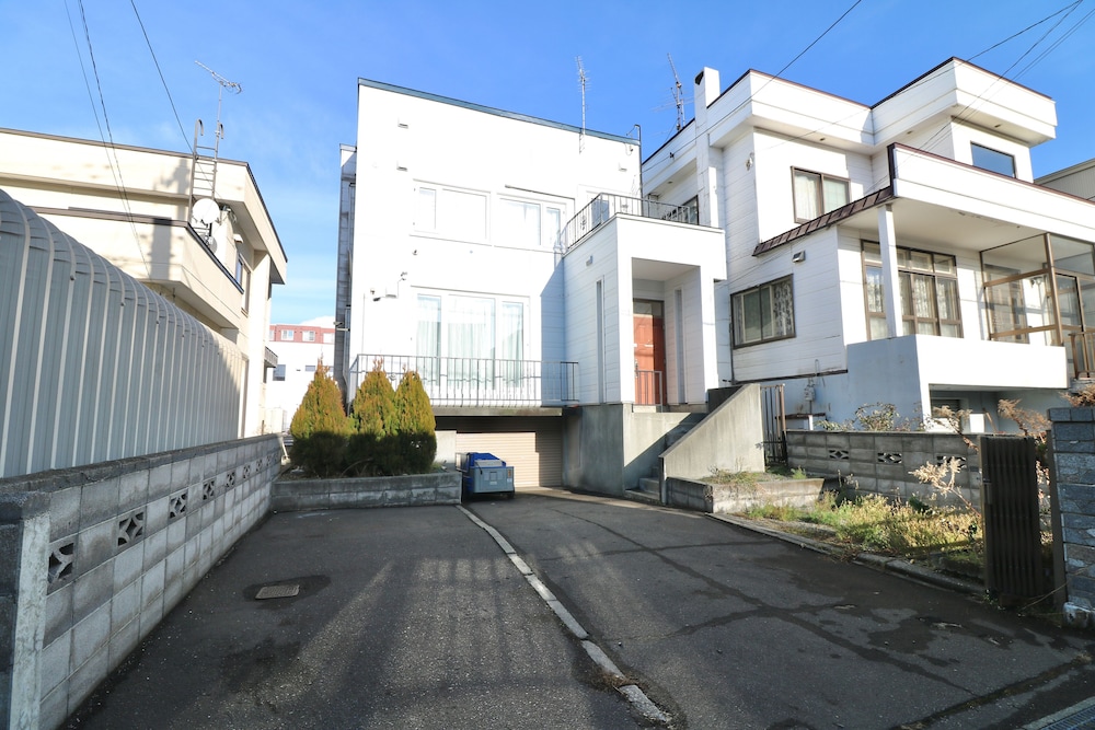 HDO HACHIKEN VILLA 1F 札幌