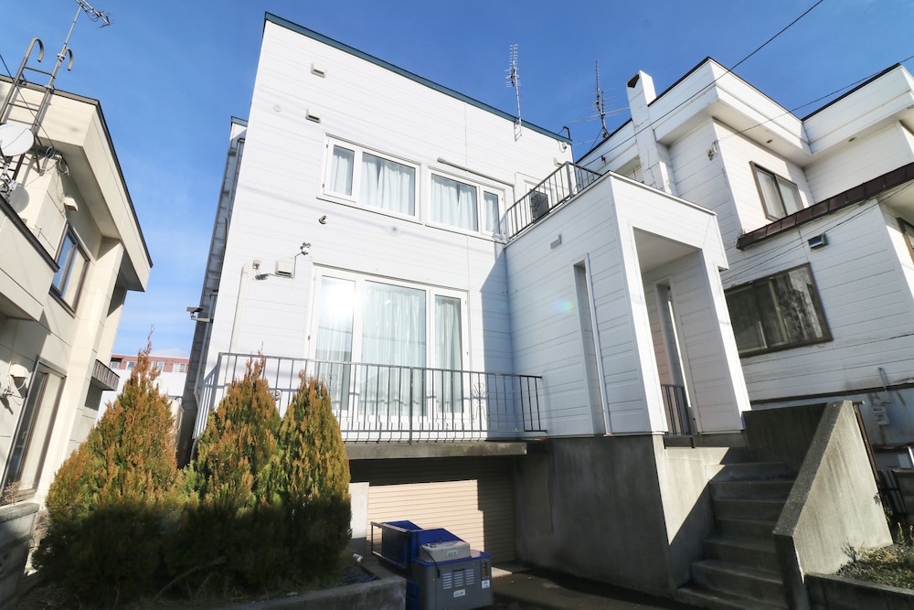 HDO HACHIKEN VILLA 1F 札幌