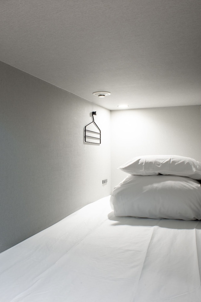 F.CONCEPT - HOSTEL 福岡