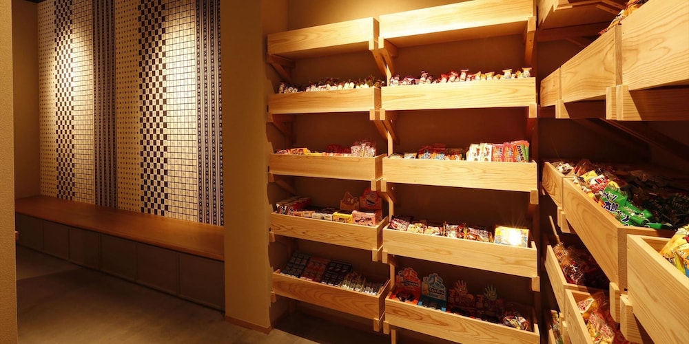 TRIP POD FUKUOKA -SNACK & BED- 福岡