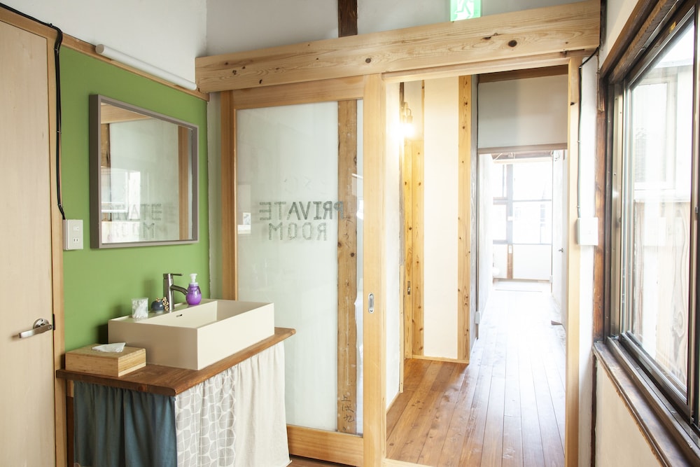 FUKUOKA GUESTHOUSE HIVE 福岡