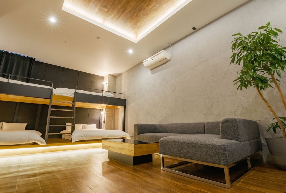 MIZUKA IMAIZUMI 2 - UNMANNED HOTEL- 福岡