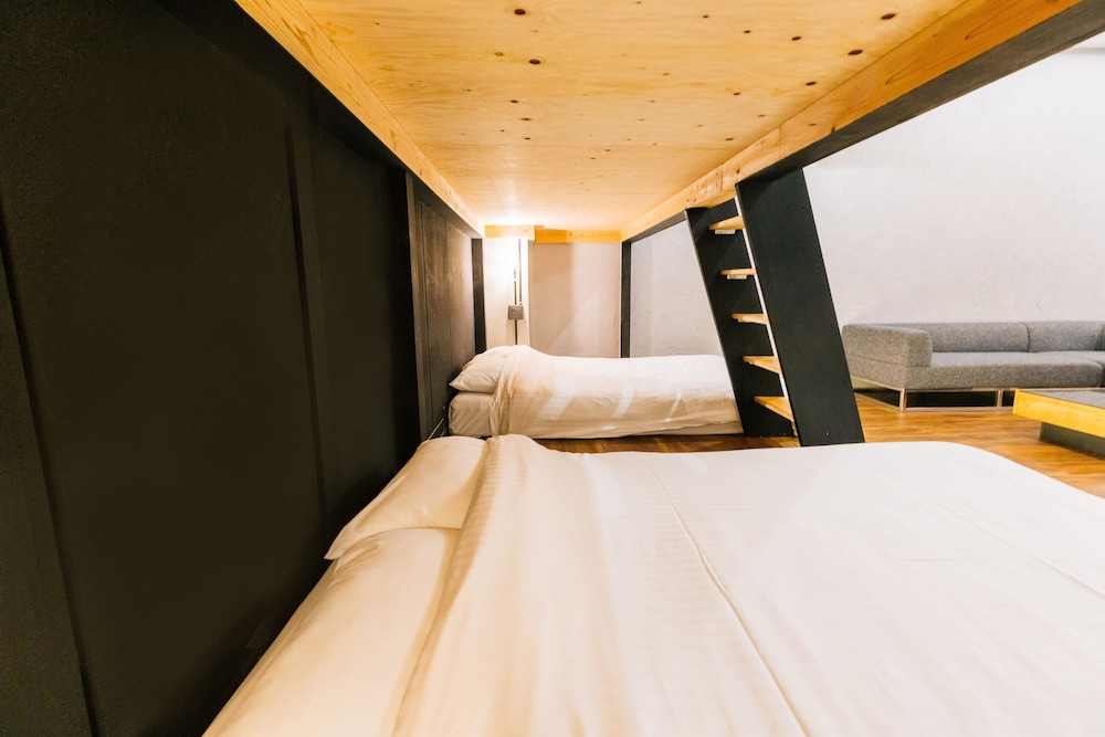 MIZUKA IMAIZUMI 2 - UNMANNED HOTEL- 福岡