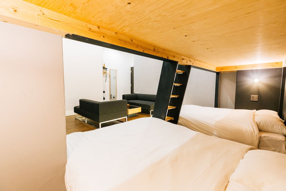 MIZUKA IMAIZUMI 2 - UNMANNED HOTEL- 福岡