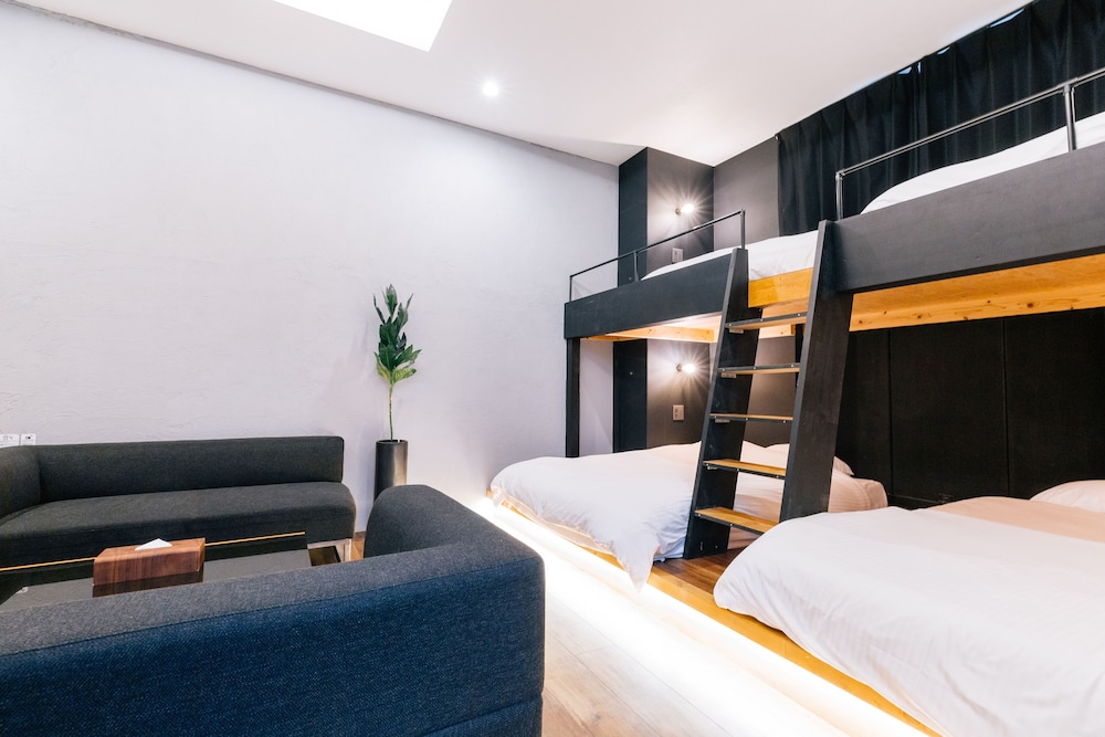 MIZUKA IMAIZUMI 2 - UNMANNED HOTEL- 福岡