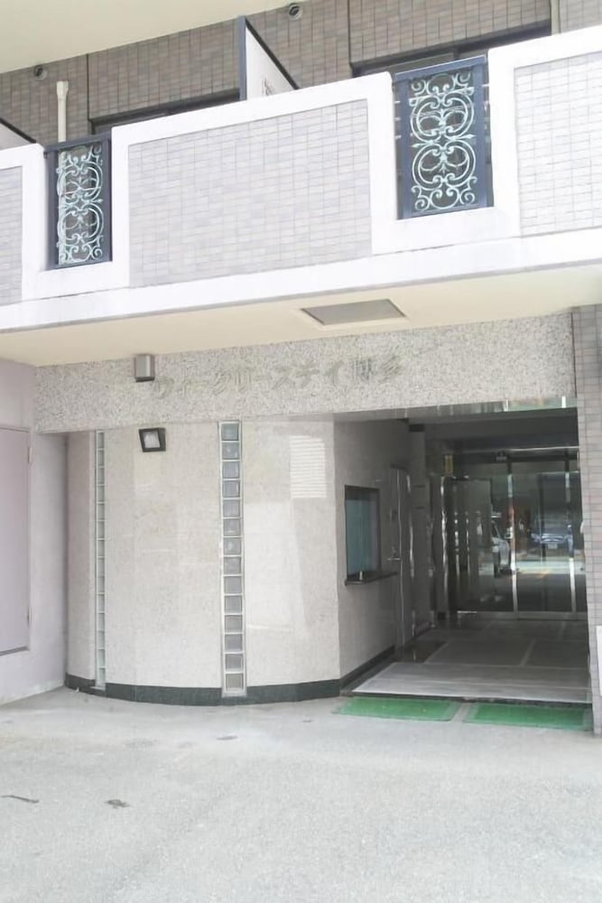 N.33 HAKATA STA. EAST 福岡