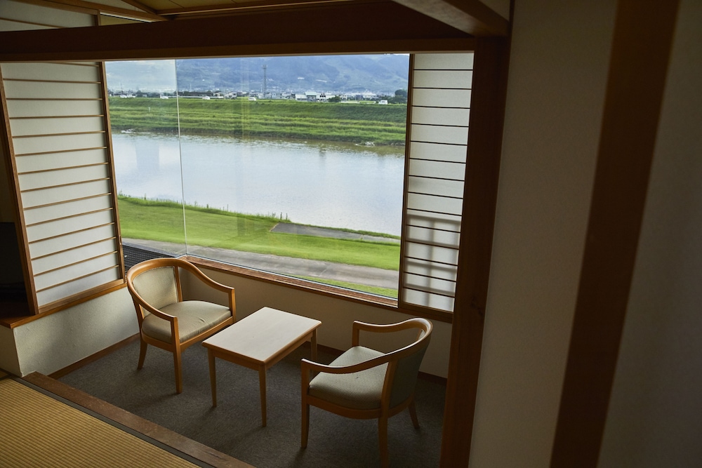 原鶴の舞 福岡