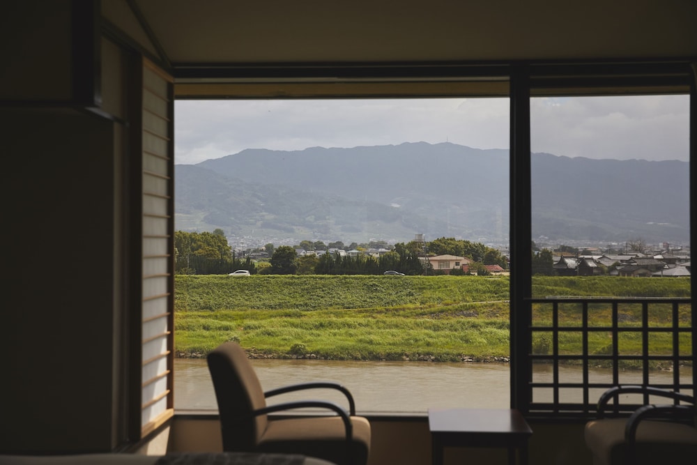 原鶴の舞 福岡