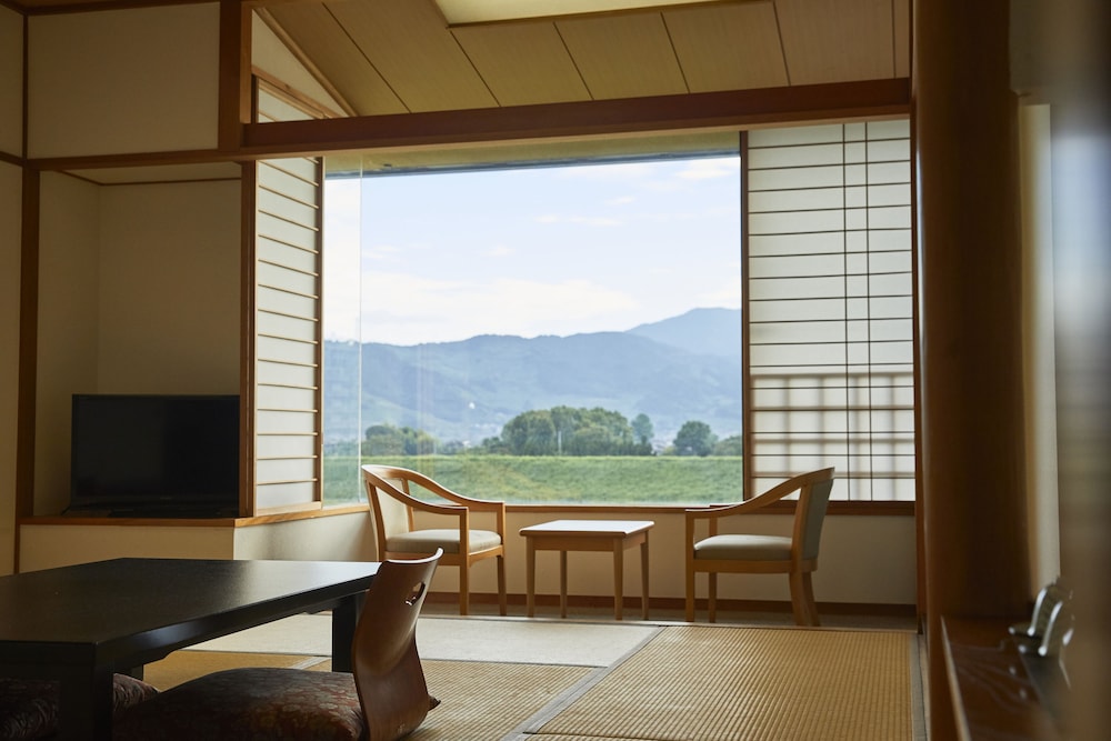 原鶴の舞 福岡