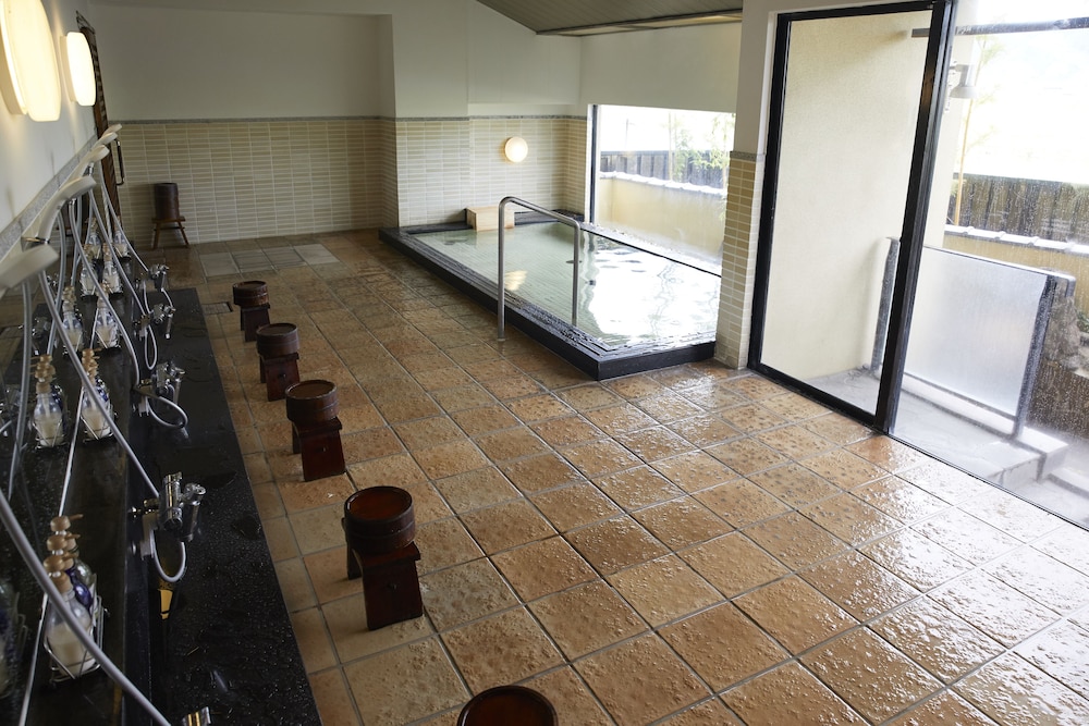 原鶴の舞 福岡