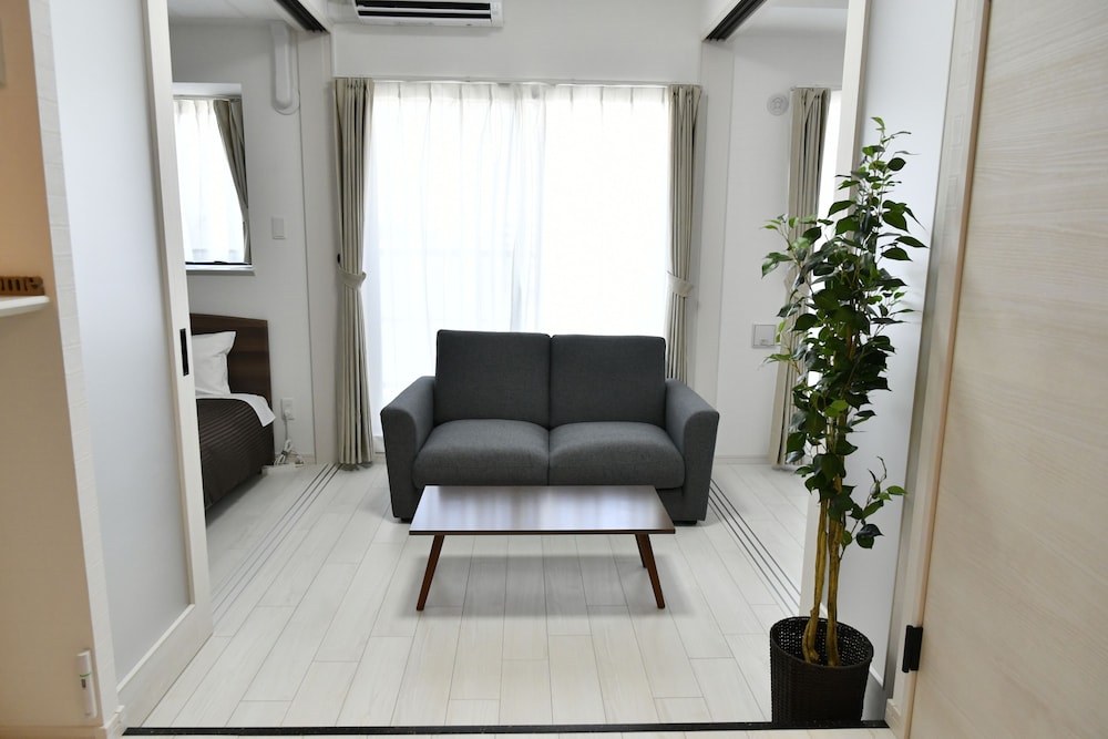 CRYSTAL & RESORT FUKUOKA 福岡