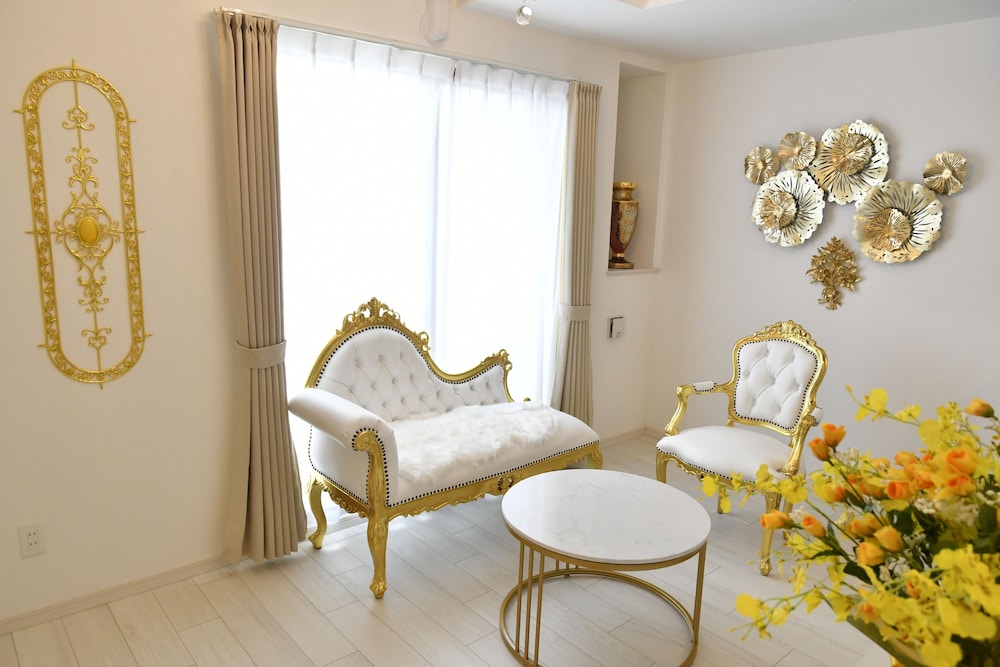 CRYSTAL & RESORT FUKUOKA 福岡