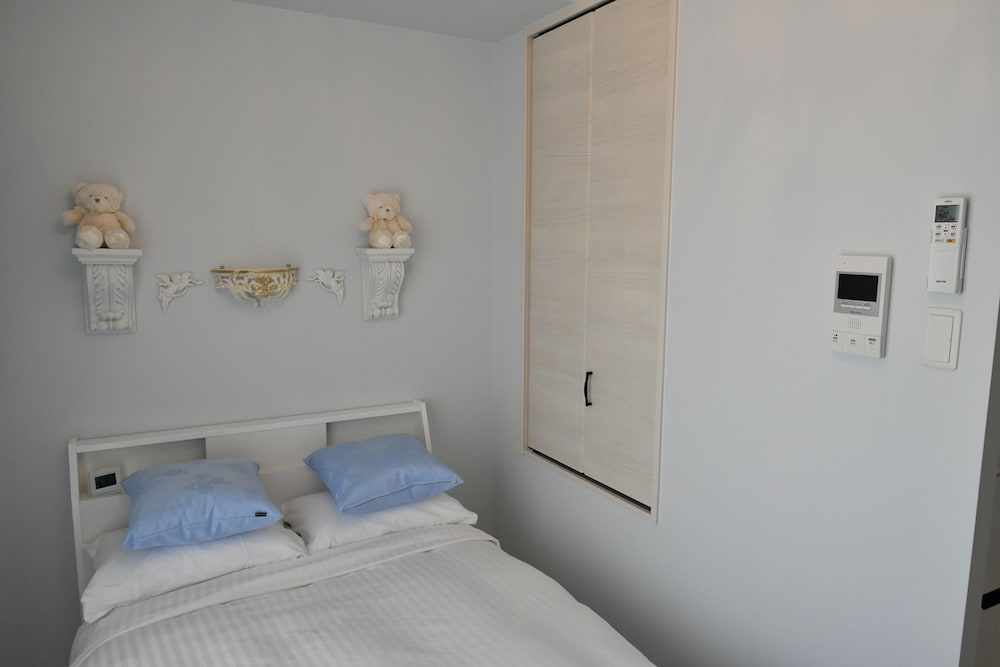 CRYSTAL & RESORT FUKUOKA 福岡