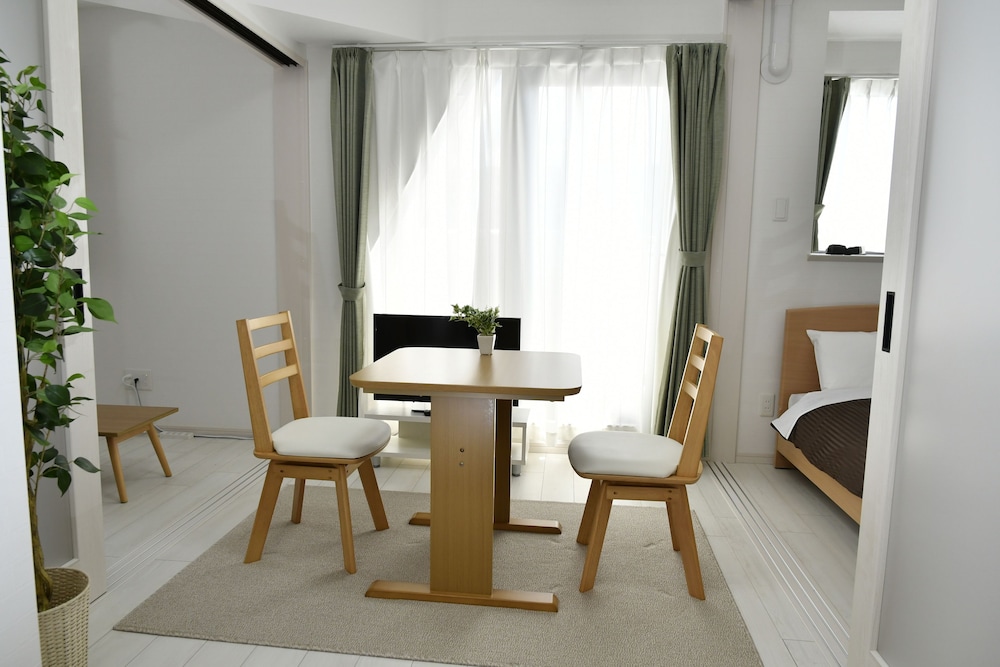 CRYSTAL & RESORT FUKUOKA 福岡