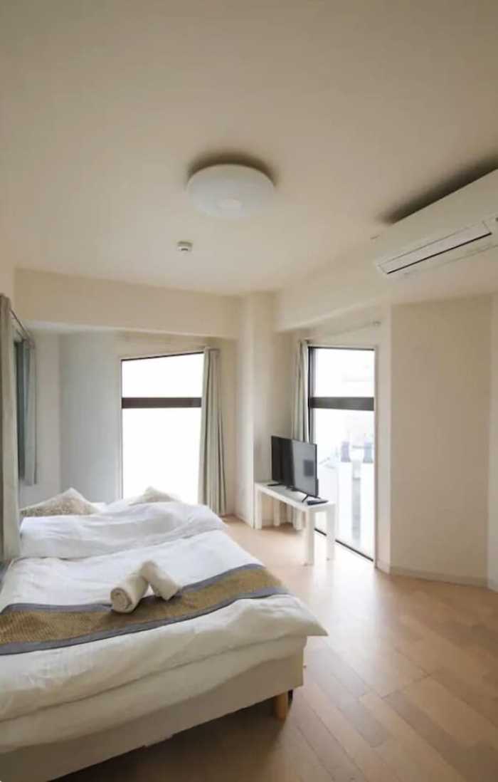 LUXURY HIDEOUT 福岡