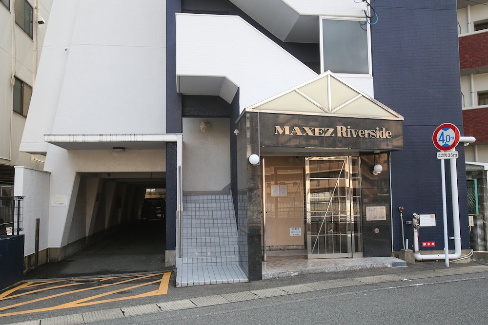 N.33 HAKATA STA. RIVER SIDE 福岡