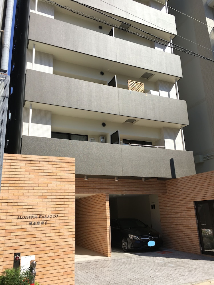 MODERN ROOM 福岡