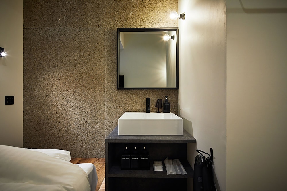 MIZUKA IMAIZUMI 4 - UNMANNED HOTEL - 福岡