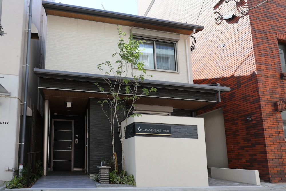GRAND BASE HAKATATEI 福岡