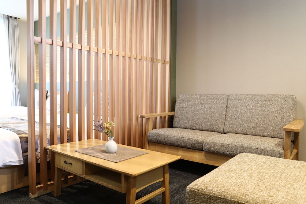 GRAND BASE HAKATATEI 福岡