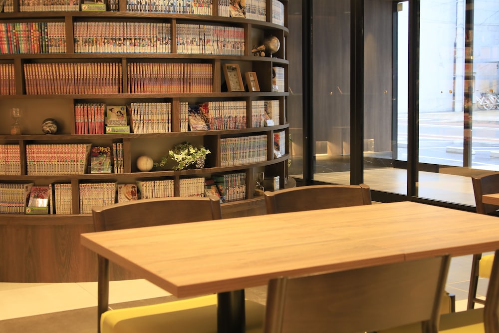 クインテッサホテル福岡天神 COMIC & BOOKS 福岡