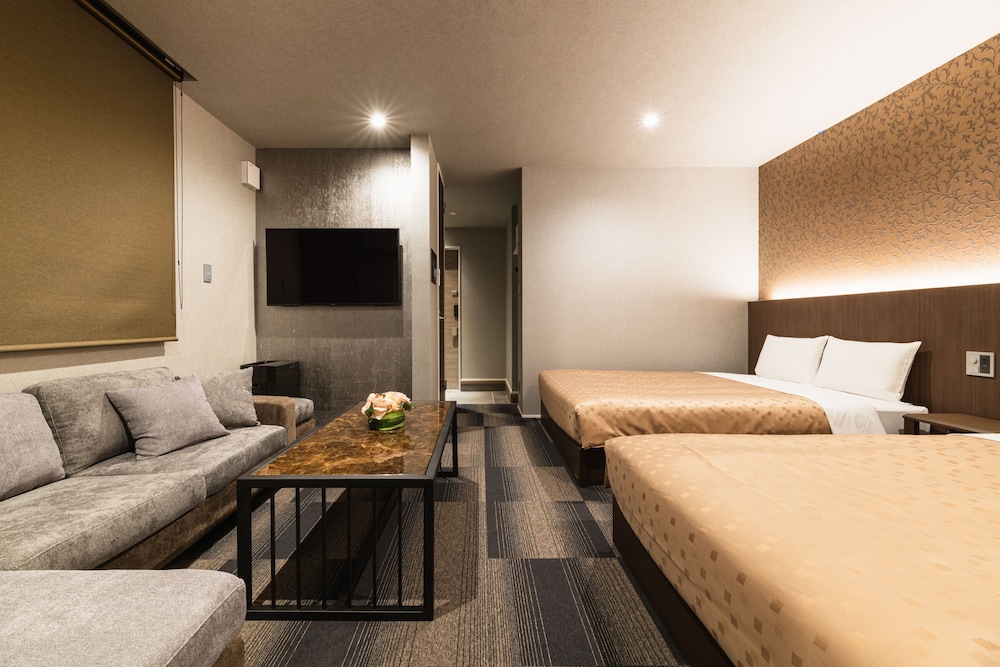 GRAND BASE 博多奈良屋 福岡