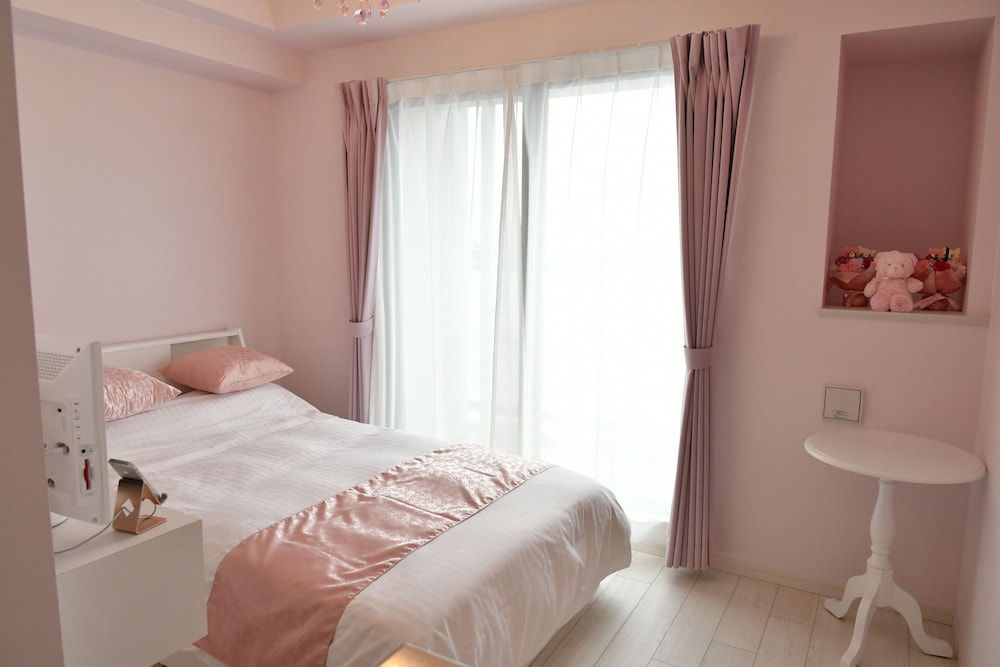 CRYSTAL & RESORT FUKUOKA 福岡