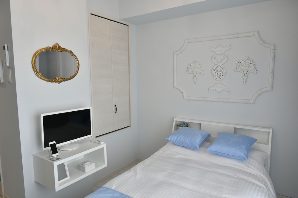 CRYSTAL & RESORT FUKUOKA 福岡