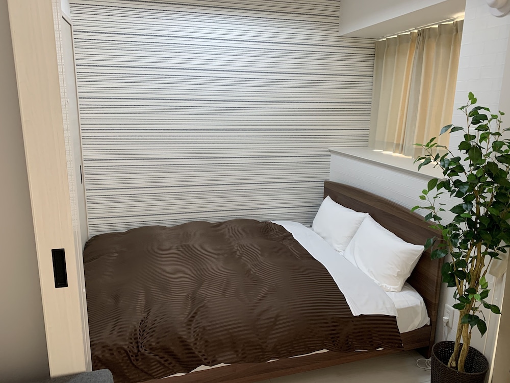 CRYSTAL & RESORT FUKUOKA 福岡