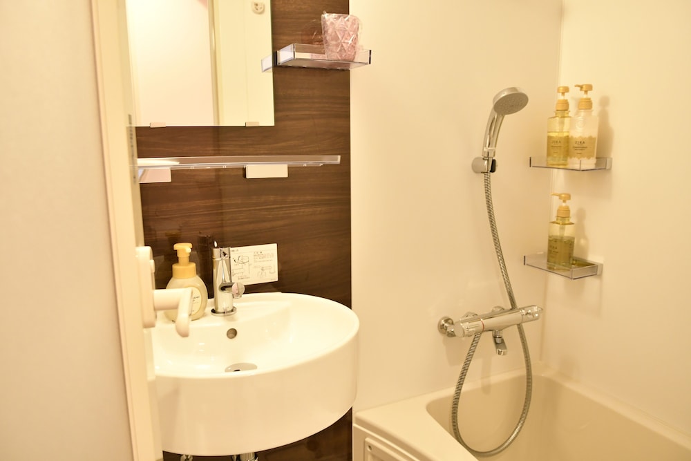 CRYSTAL & RESORT FUKUOKA 福岡