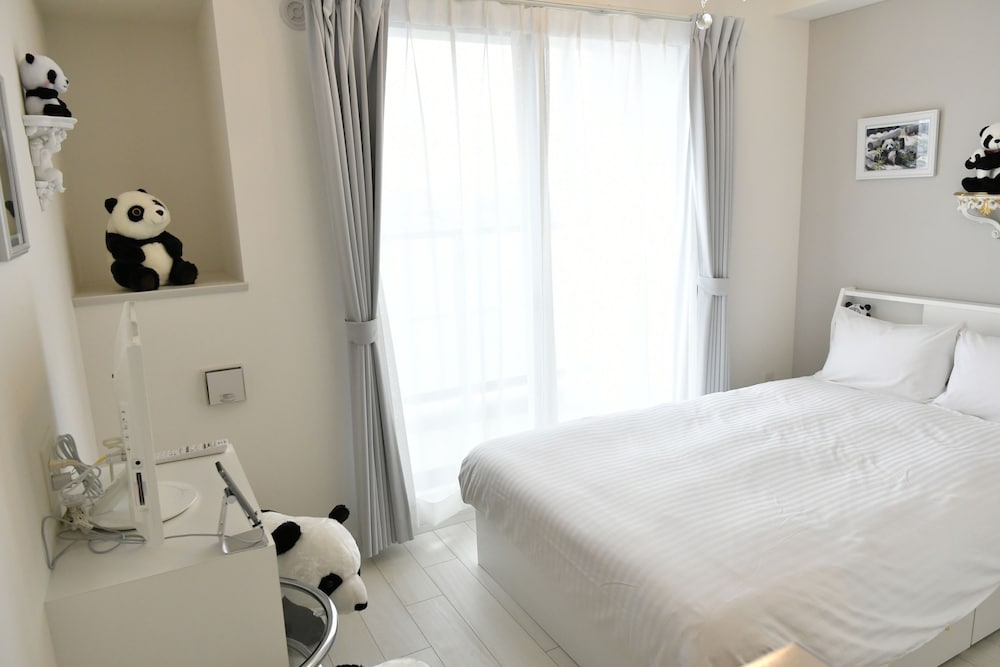 CRYSTAL & RESORT FUKUOKA 福岡