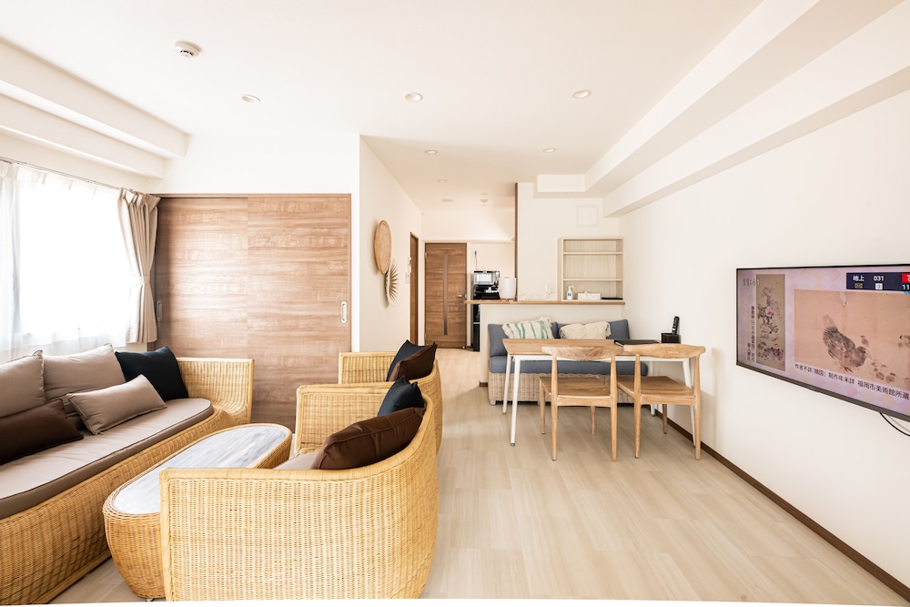TOMARIEHOTEL & CONDOMINIUM 福岡