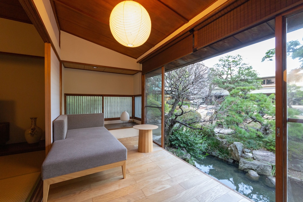 百年庭園の宿 翠水 - 登録有形文化財 福岡